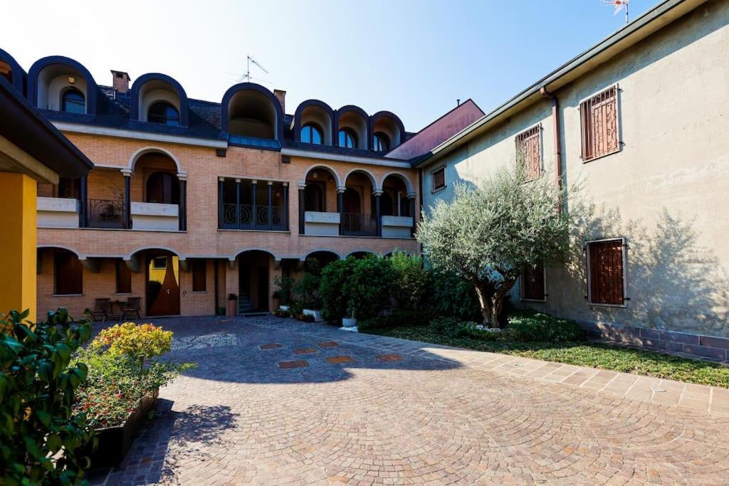 Prestigioso Appartamento Di 70Mq Vicino Milano Legnano Eksteriør bilde