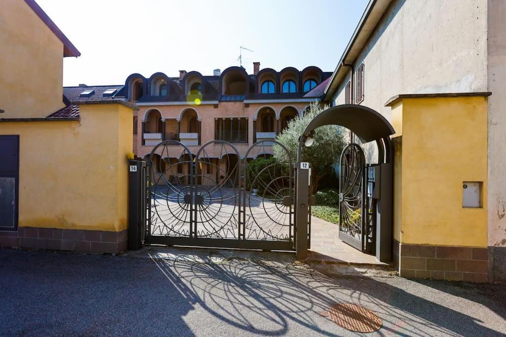 Prestigioso Appartamento Di 70Mq Vicino Milano Legnano Eksteriør bilde